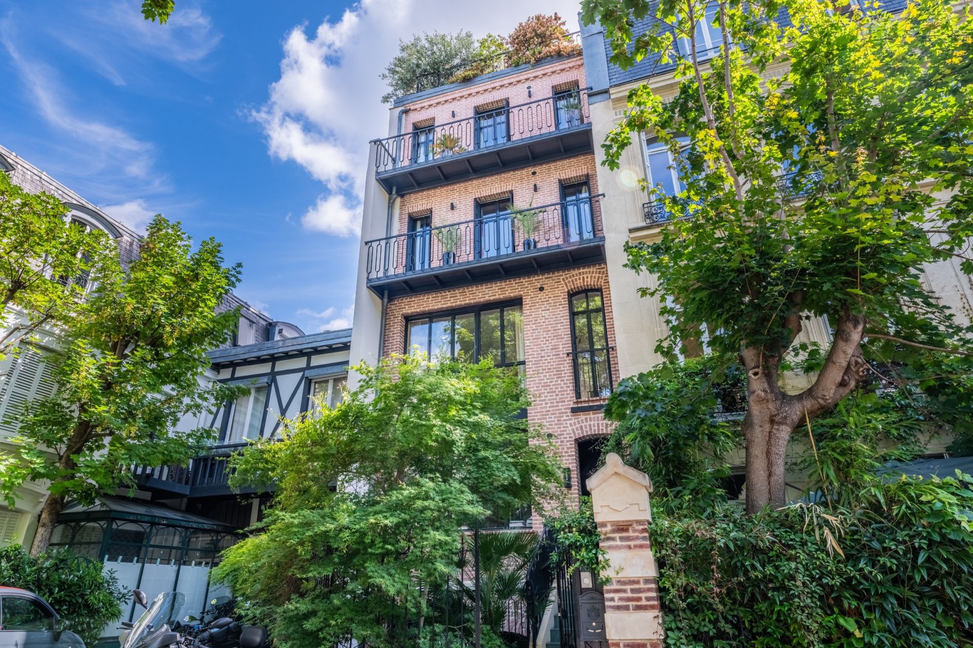 Vente Hôtel particulier Paris 16 75116 296.09 m²