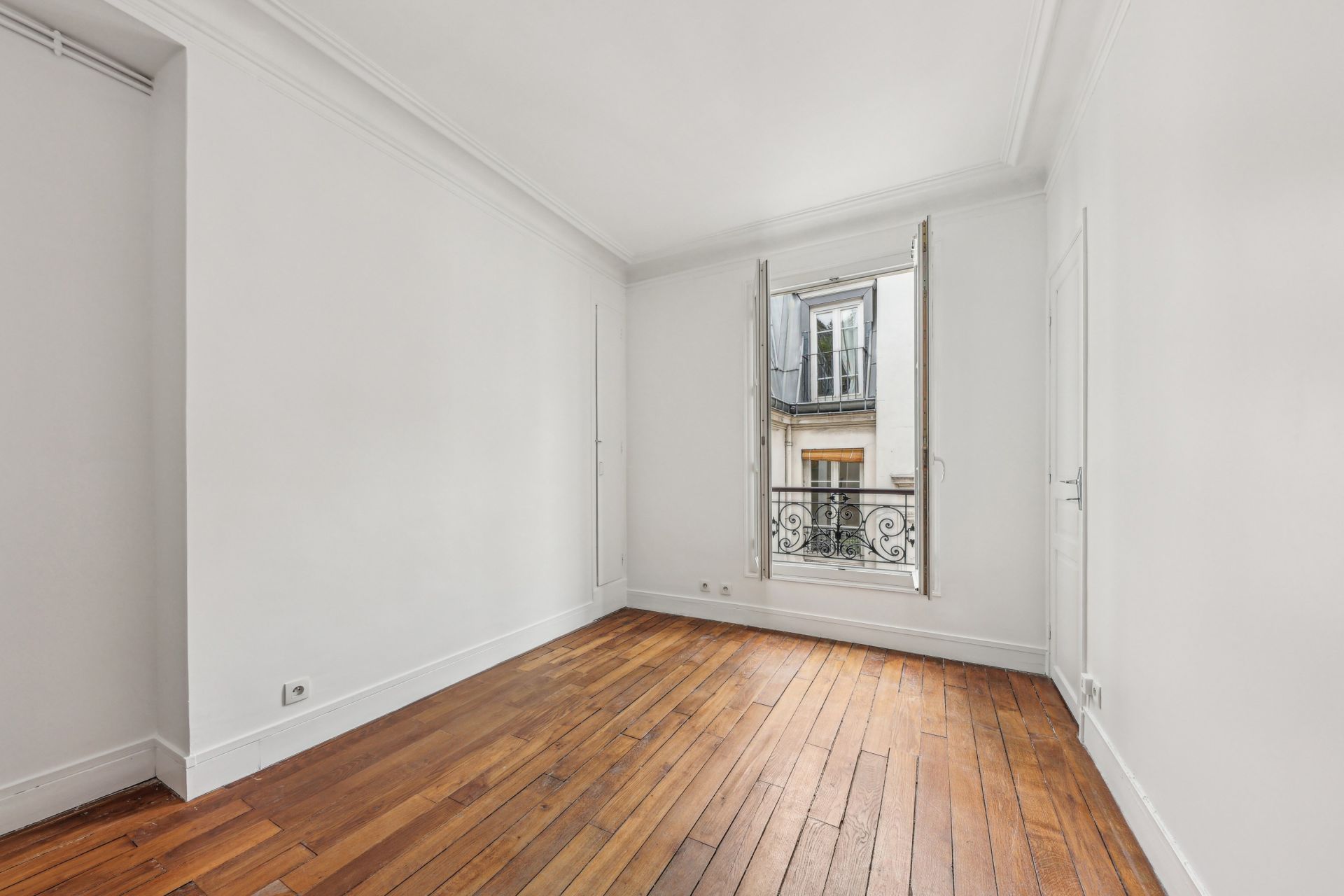 Sale Apartment Paris 4 75004 54 m²
