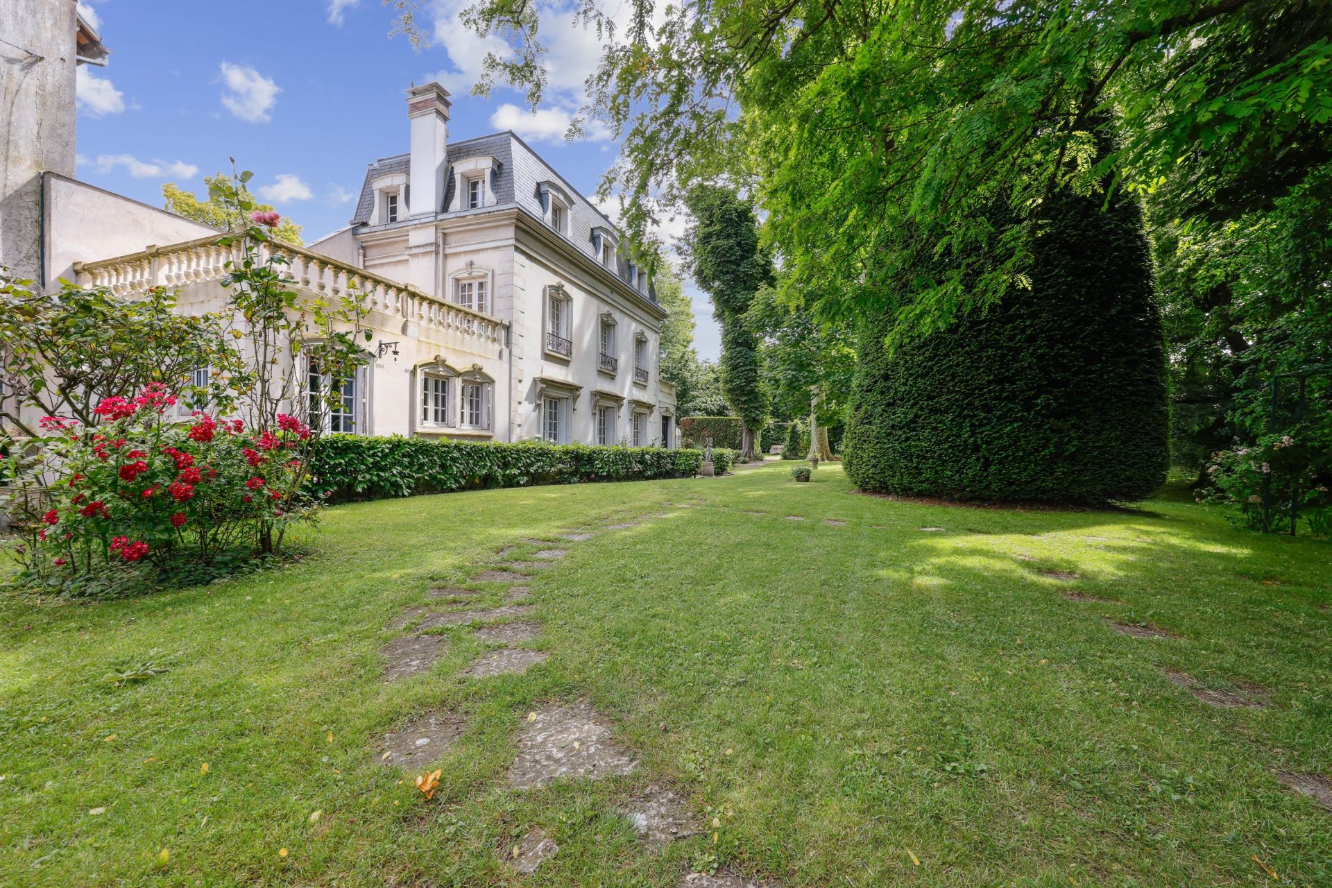 Sale Mansion Neuilly-Plaisance 93360 185 m²