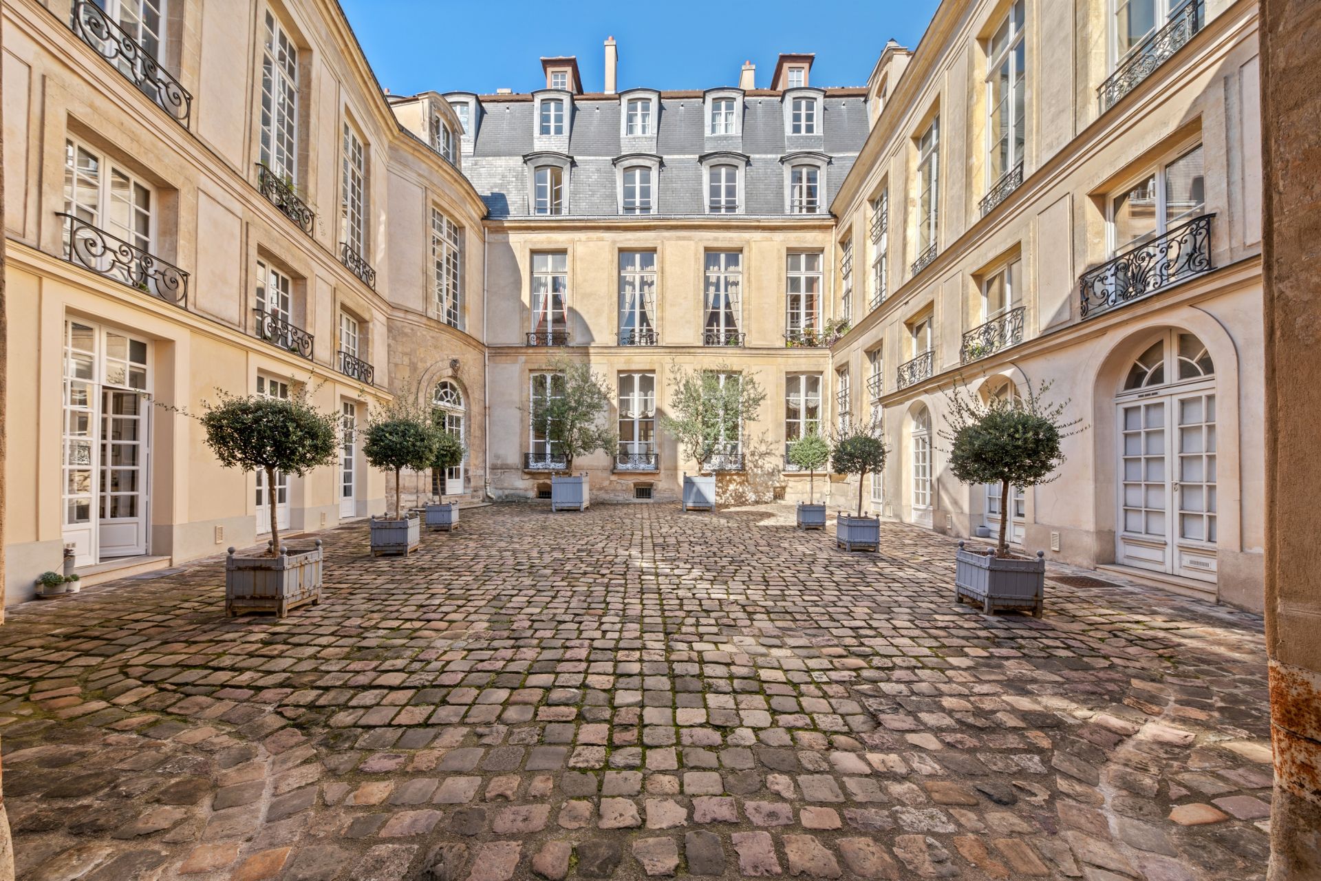 appartement 6 pièces en vente sur PARIS (75004) Vente Appartement Paris 4 75004 218.63 m²