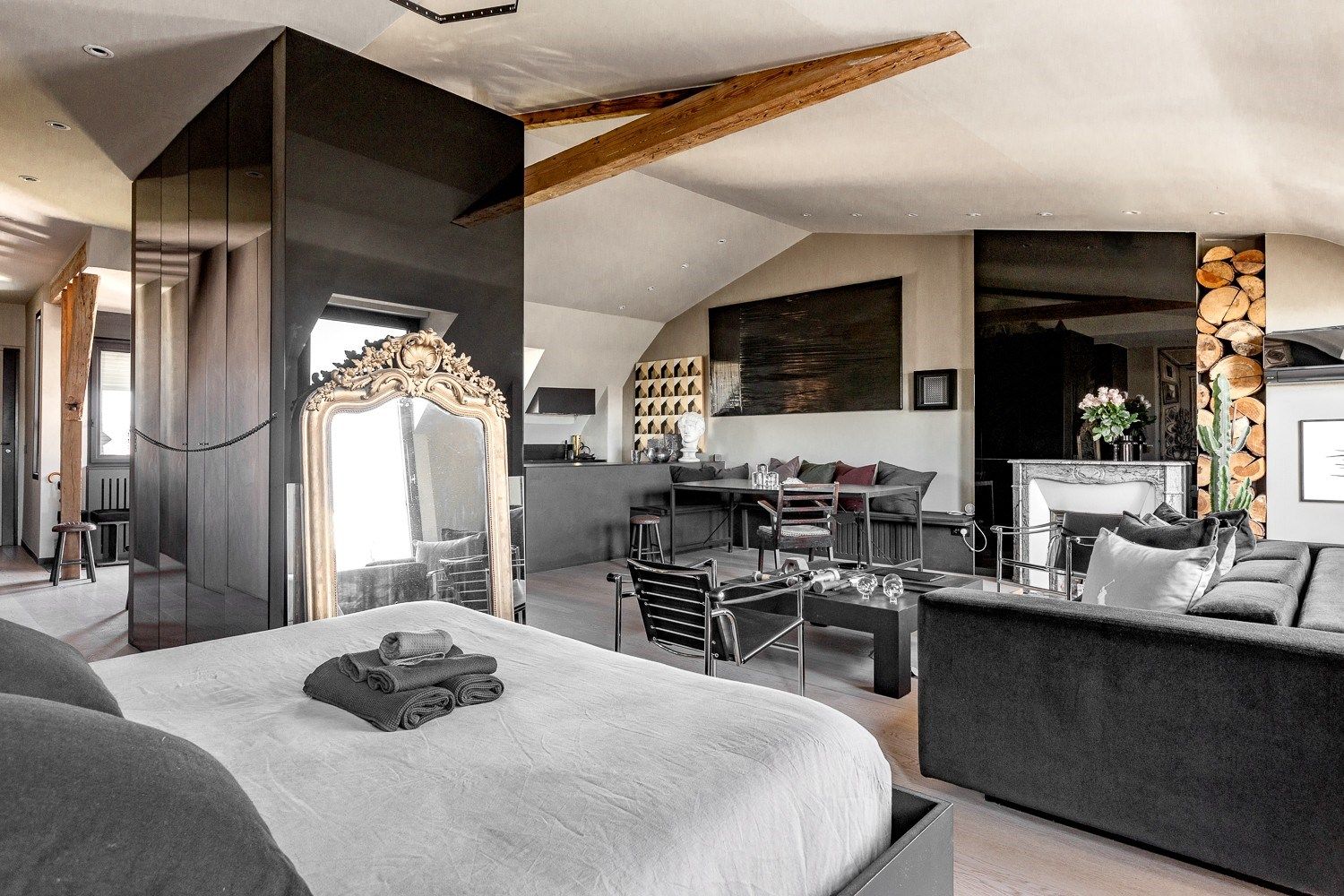 Sale Apartment Paris 1 75001 67.9 m²