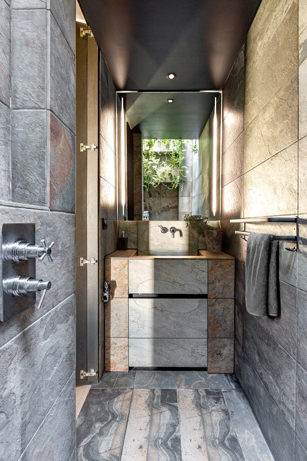 Sale Apartment Paris 1 75001 67.9 m²