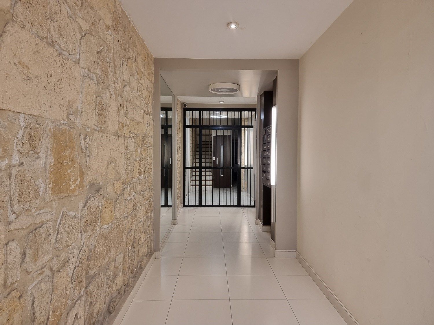 Sale Apartment Paris 1 75001 67.9 m²