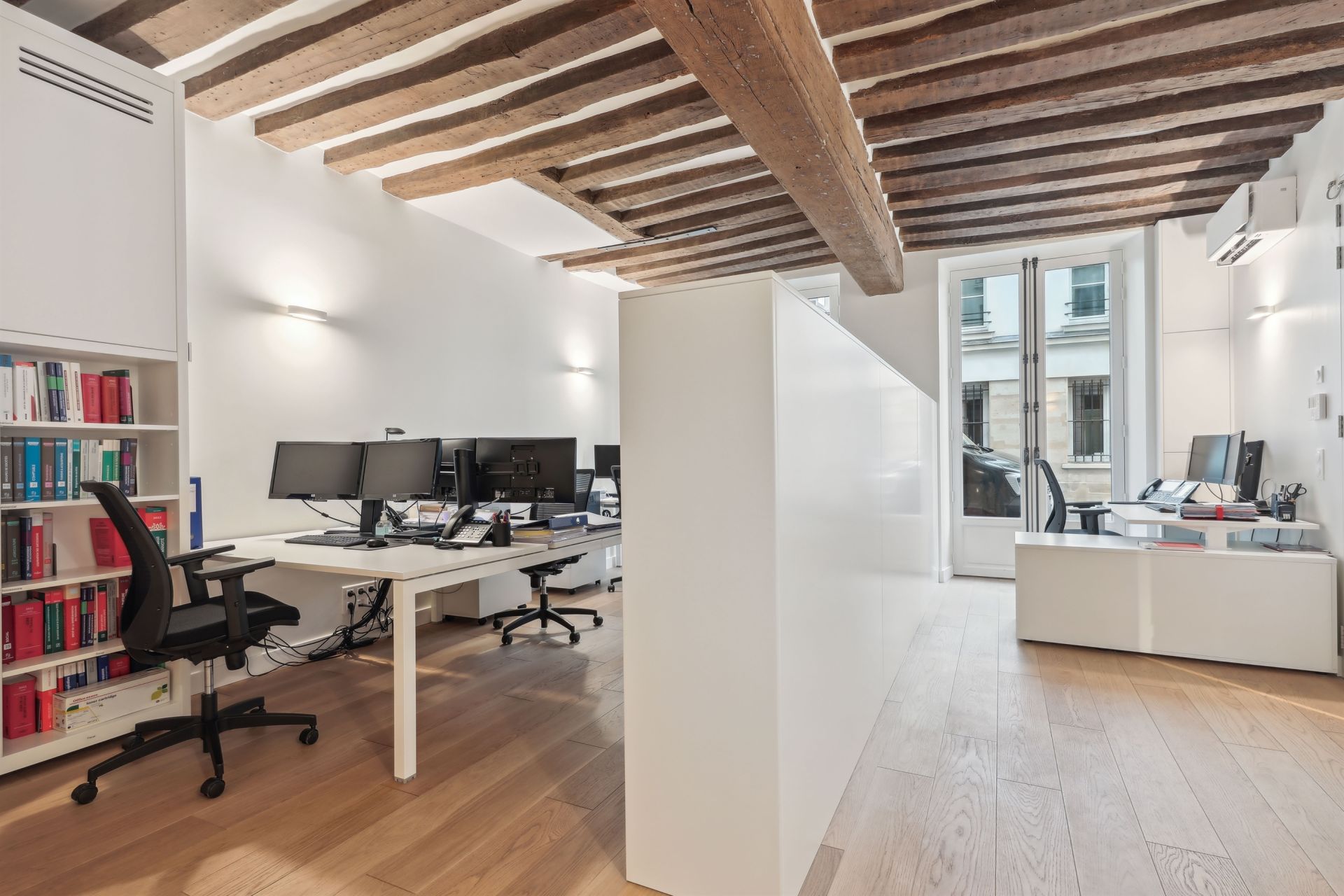 Sale Business premises Paris 3 75003 106.24 m²