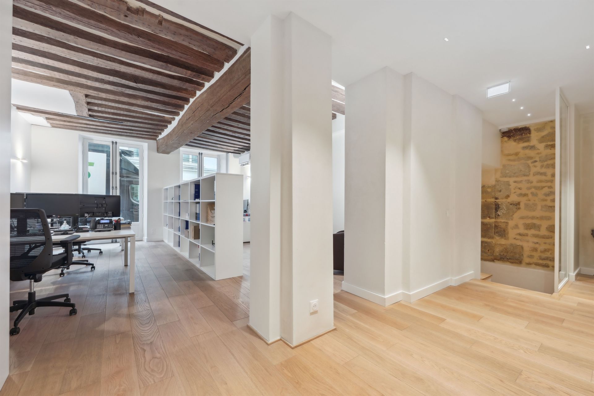 Sale Business premises Paris 3 75003 106.24 m²