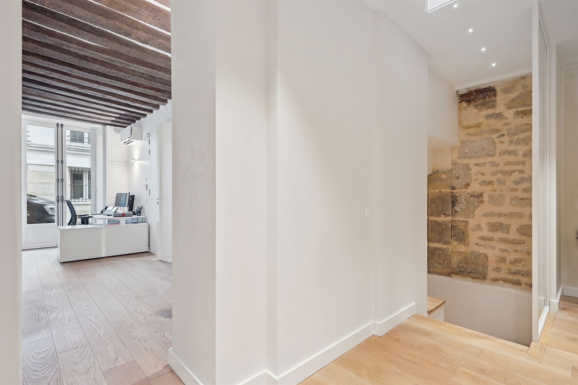 Sale Business premises Paris 3 75003 106.24 m²