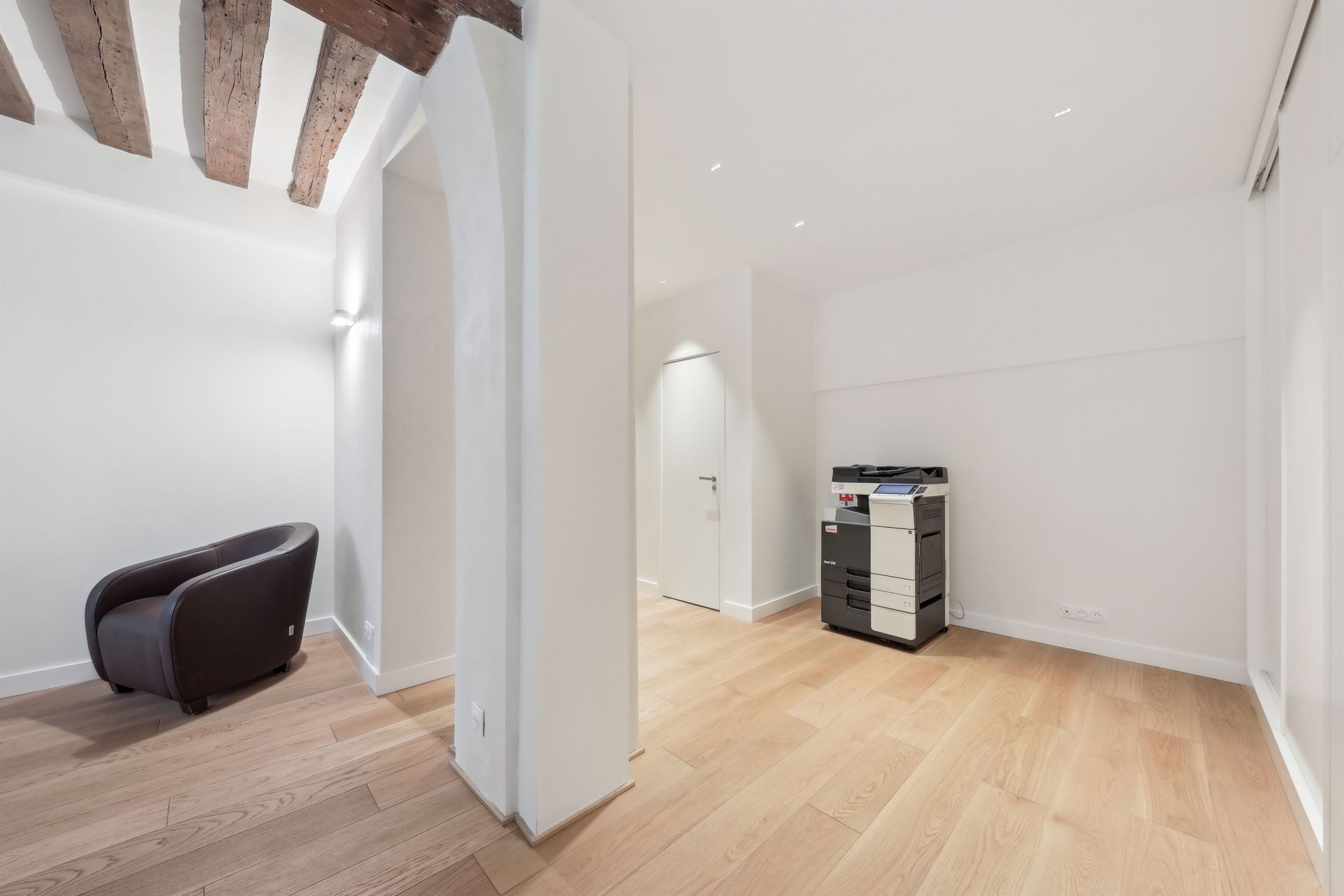 Sale Business premises Paris 3 75003 106.24 m²