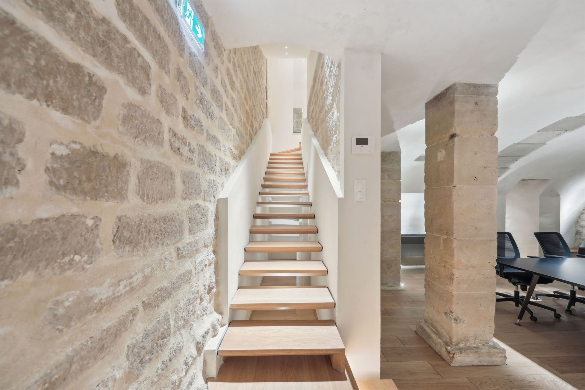 Sale Business premises Paris 3 75003 106.24 m²