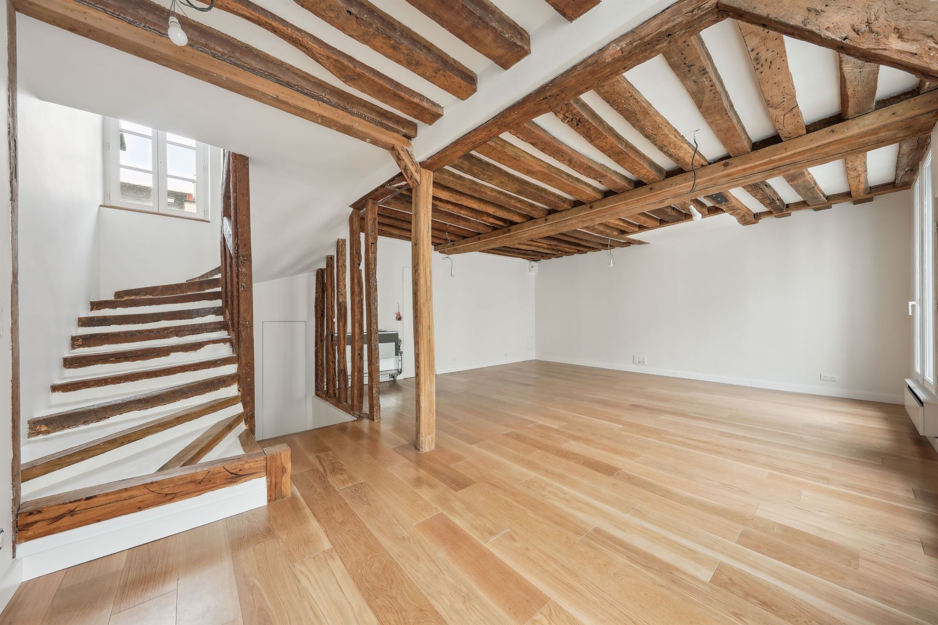 Sale Building Paris 3 75003 327.49 m²