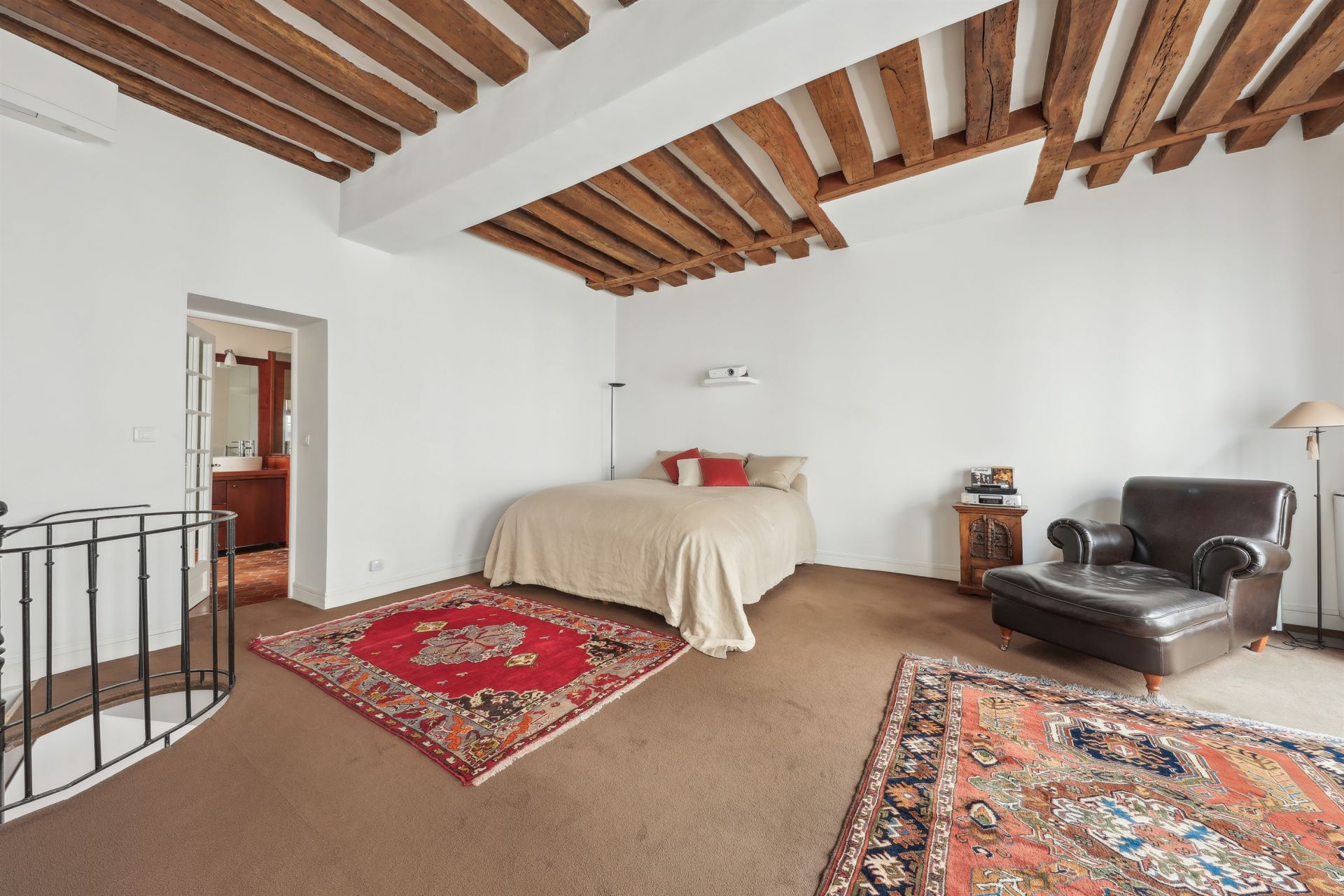 Sale Building Paris 3 75003 327.49 m²