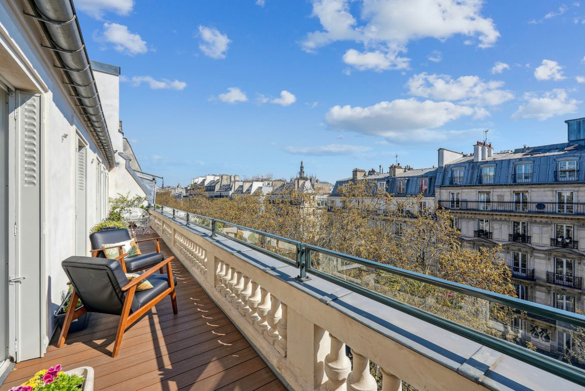 Sale Apartment Paris 10 75010 154 m²