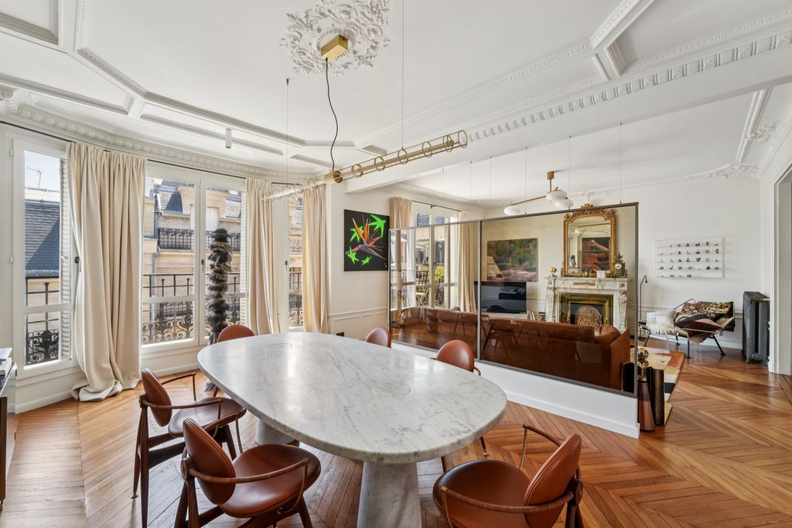 Sale Apartment Paris 18 75018 133 m²